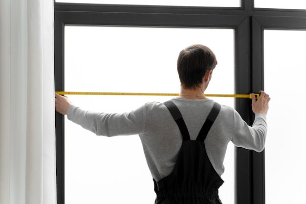 Free photo service maintenance worker repairing